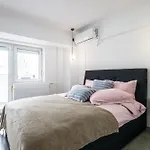 Apartment Charming Retreat - Cozy 2br Near Center Bucharest
