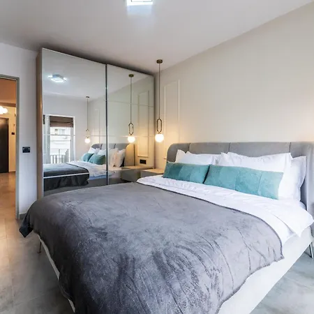 Charming Retreat - Cozy 2br Near Center דירה