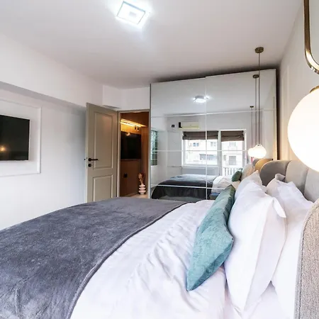 Refined Living - Contemporary 2br Retreat *