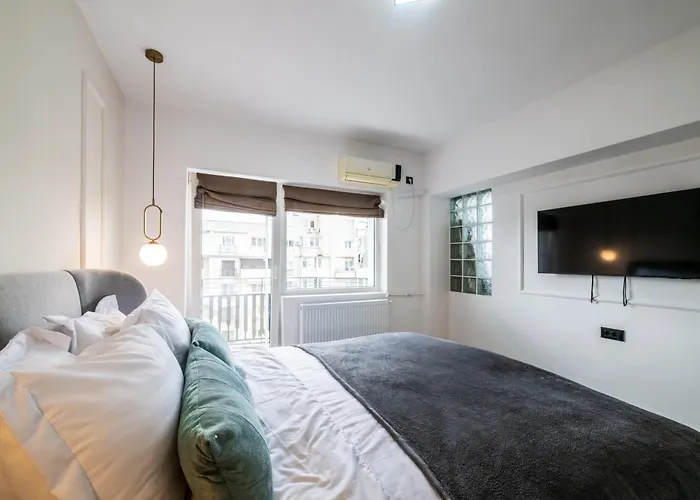 Charming Retreat - Cozy 2br Near Center * בוקרשט