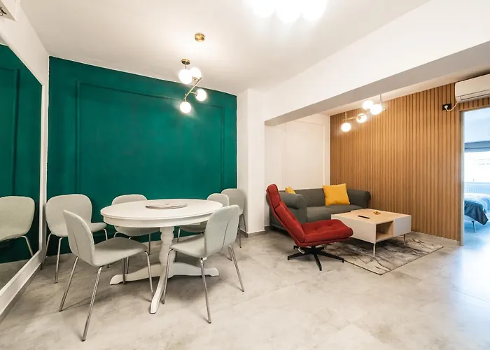 Charming Retreat - Cozy 2br Near Center Apartman