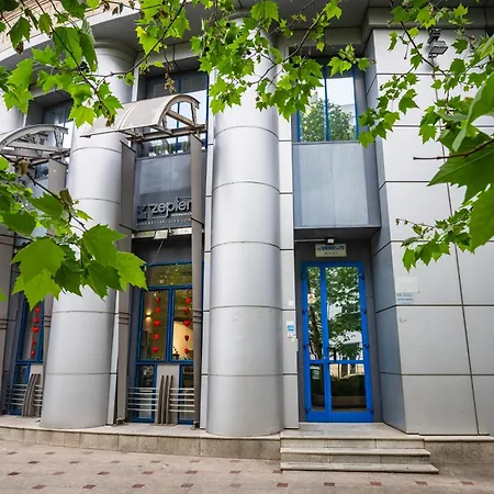 Charming Retreat - Cozy 2br Near Center