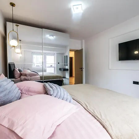 Charming Retreat - Cozy 2br Near Center Апартаменты *